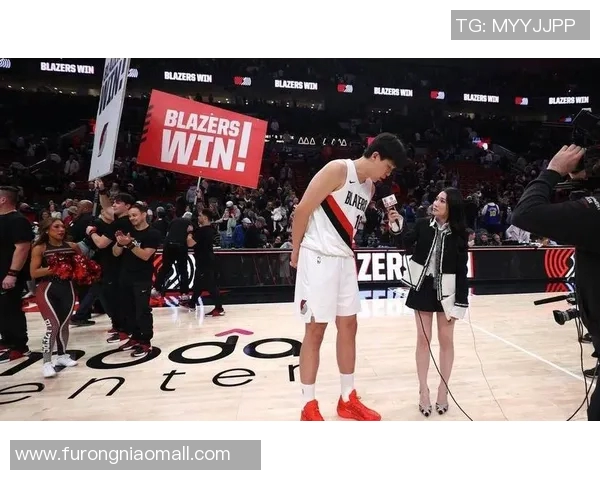 杨瀚森与女友赴华人家庭做客 加练投篮折返跑 发展联盟去留未定_346